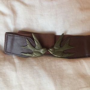 Swooping swallow belt